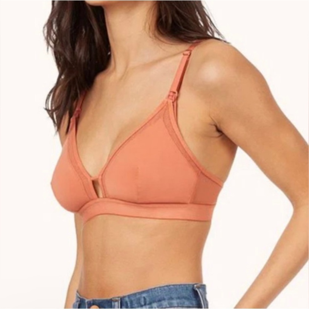 NWT Wear Lively wireless bra.